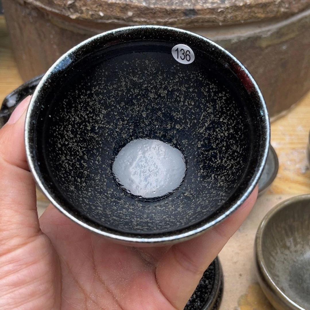 茶盏义兴龙窑坚持真柴烧火标