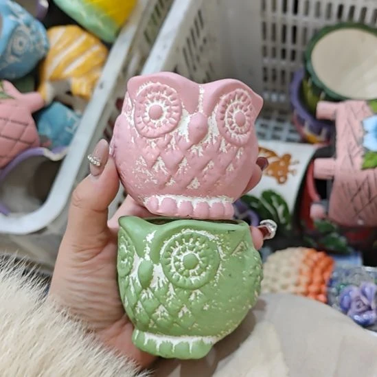 当场拍满15元发货不凑不发，花盆盆口不方不圆有针孔黑点是正常的，