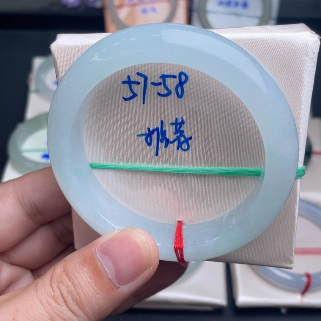 翡翠未镶嵌手镯翡翠手镯