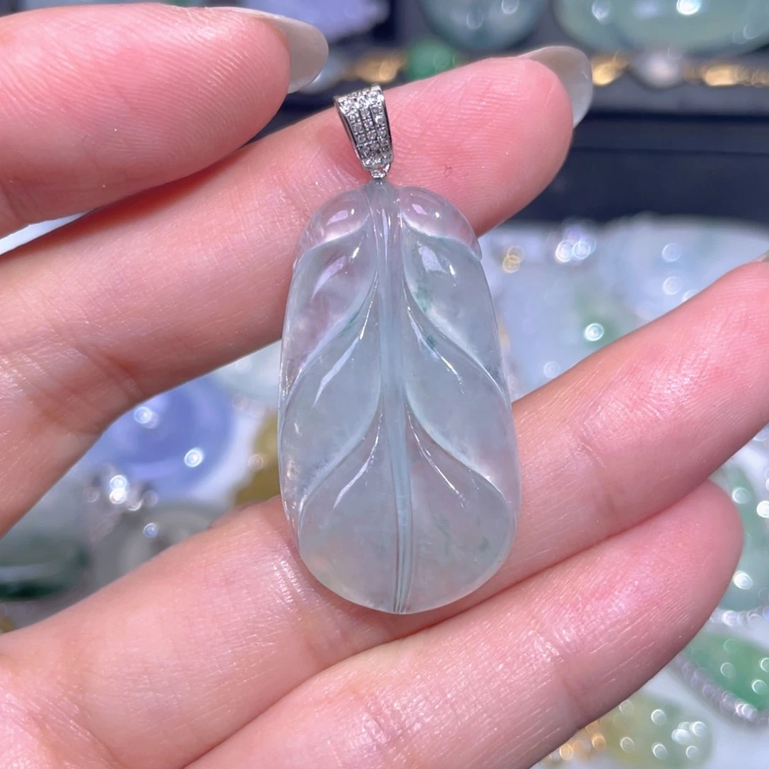颈饰18K金镶嵌翡翠翡翠