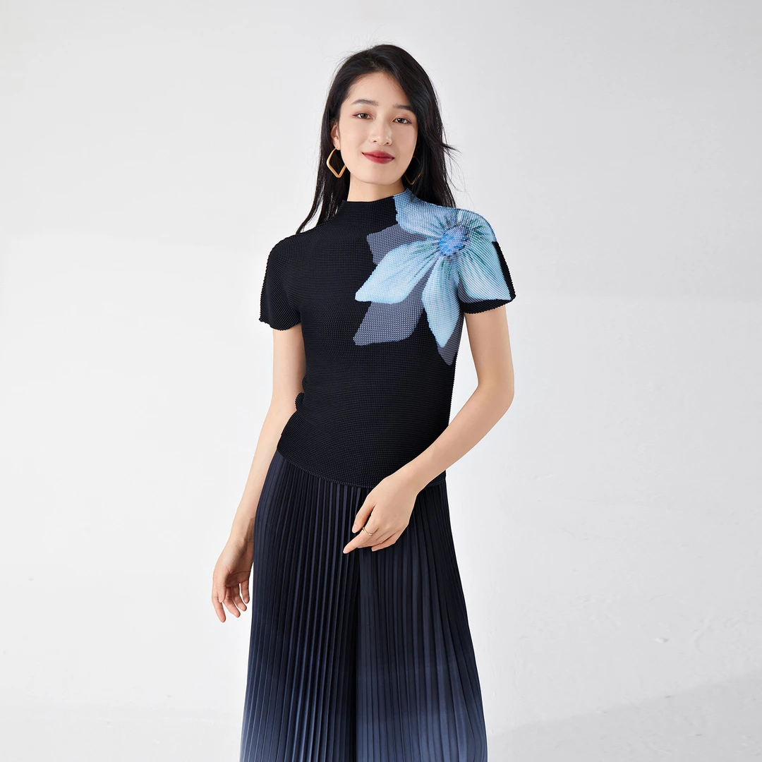 热卖短袖修身女Ｔ恤外贸女装高级感印花修身弹力气质百搭三宅上衣
