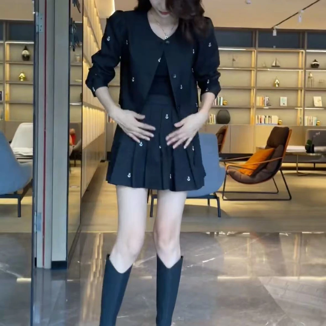 2025春季新款时尚显瘦气质女士网红洋气两件套百搭款D7639