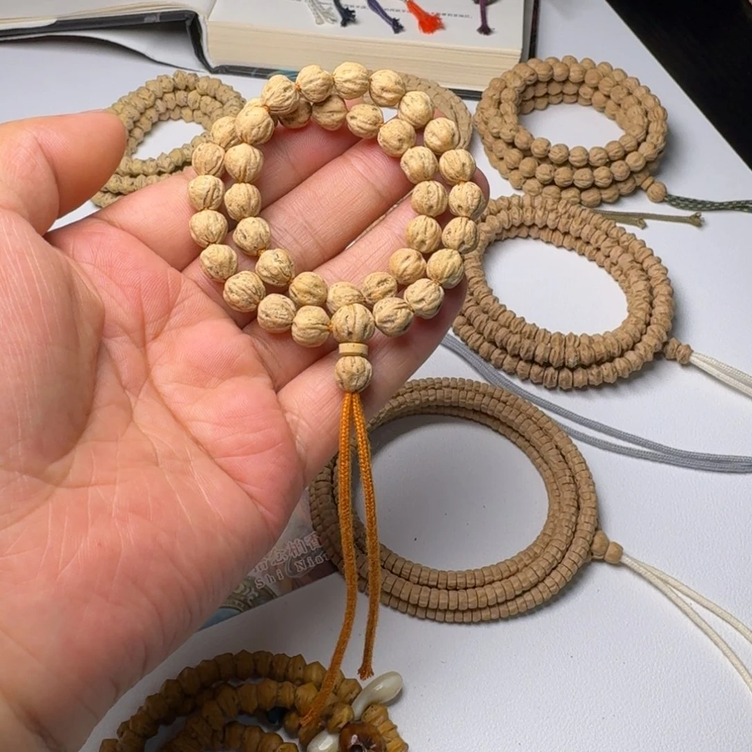 柏香籽/百香籽吊坠手持