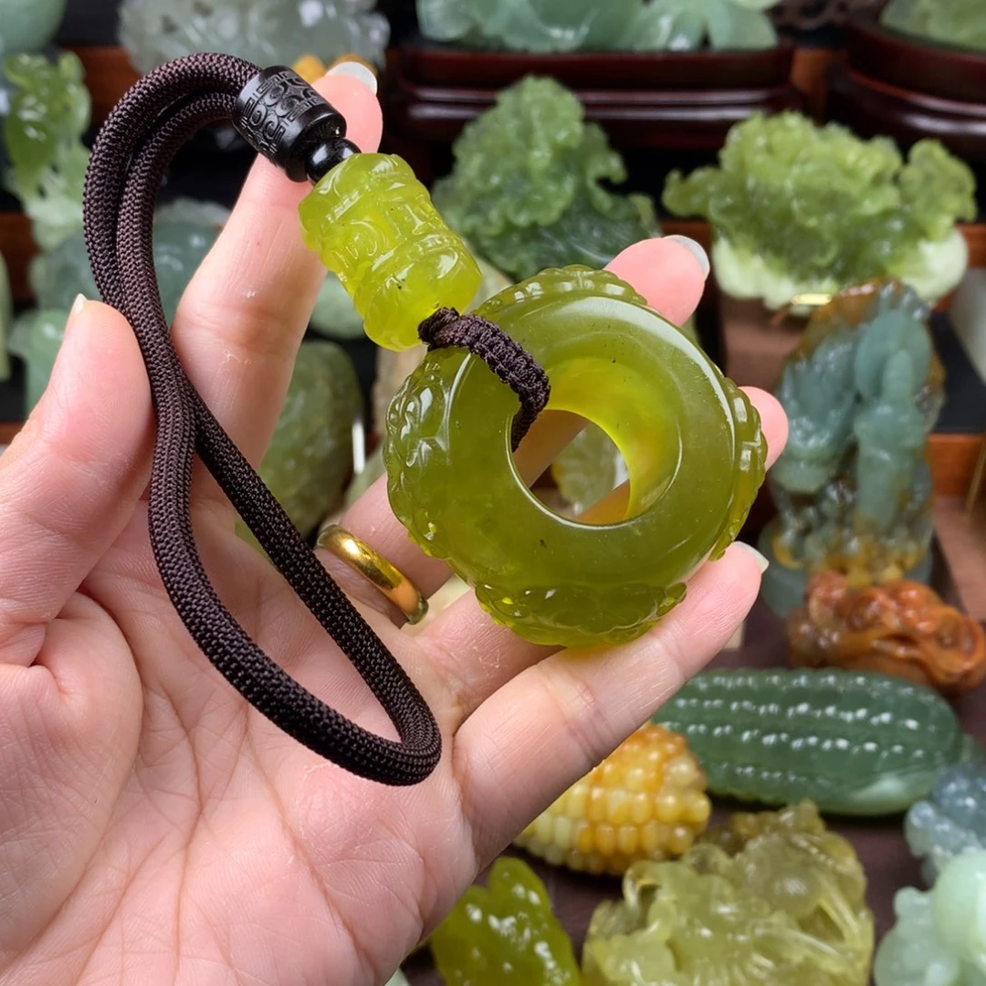 岫玉未镶嵌手把件