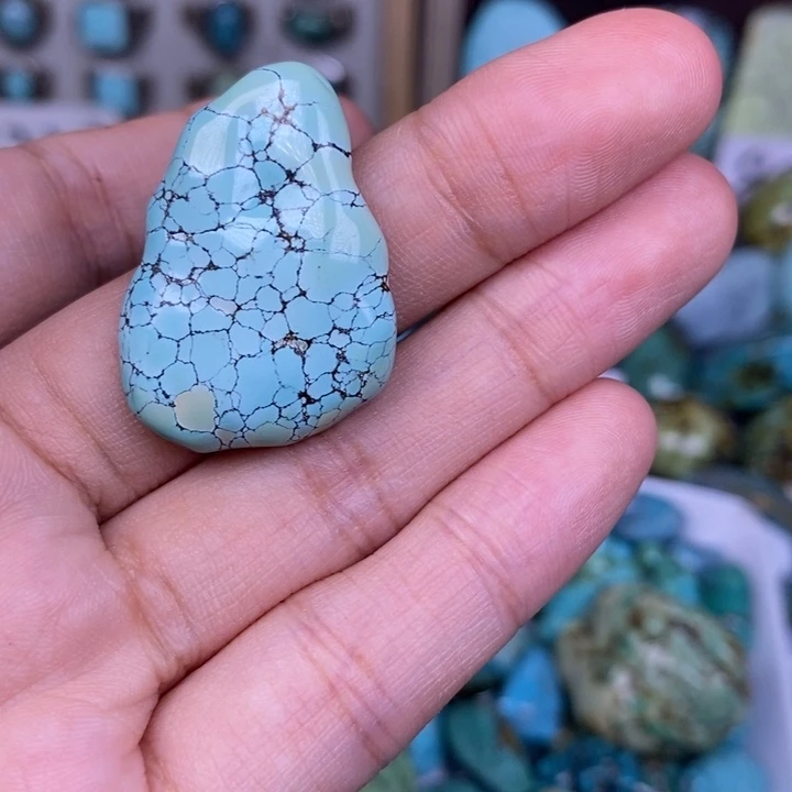 未镶嵌绿松石颈饰