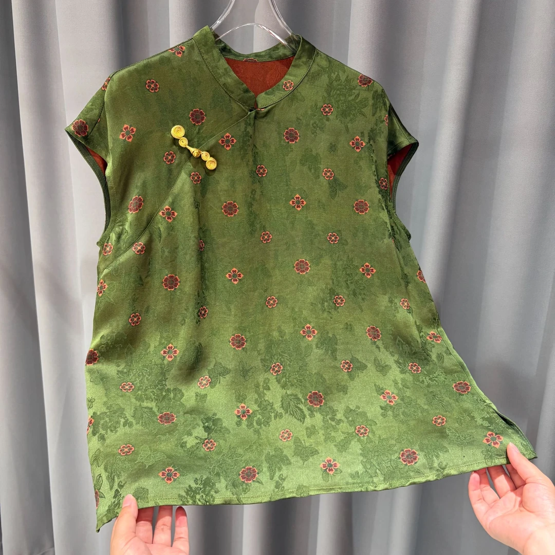 2025绿色斜襟印染宽松型马甲重工花萝祥云无袖上衣