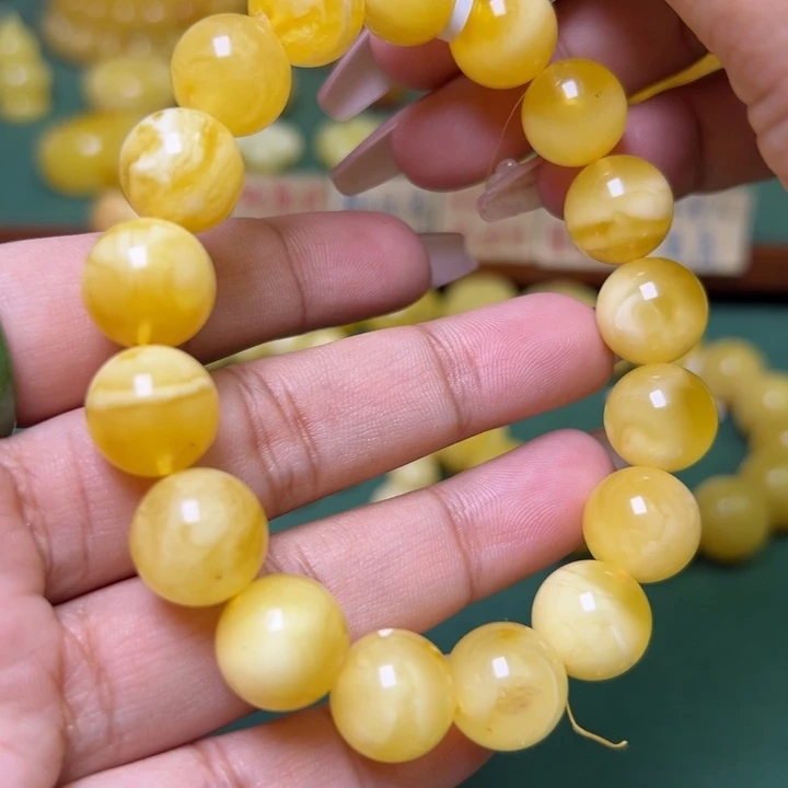 蜜蜡未镶嵌珠宝奇石