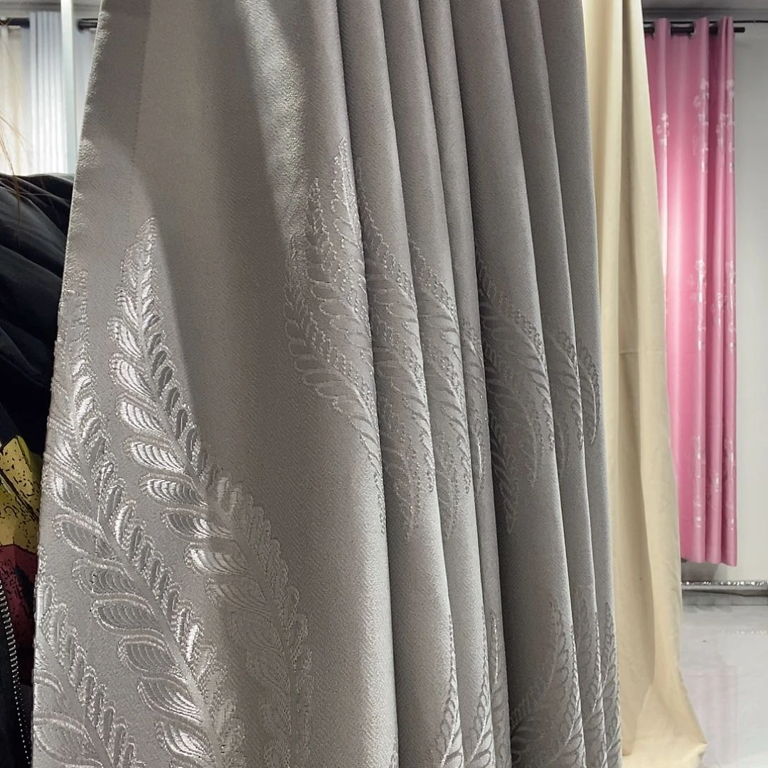 布4.9米对开，打孔，高2.65米