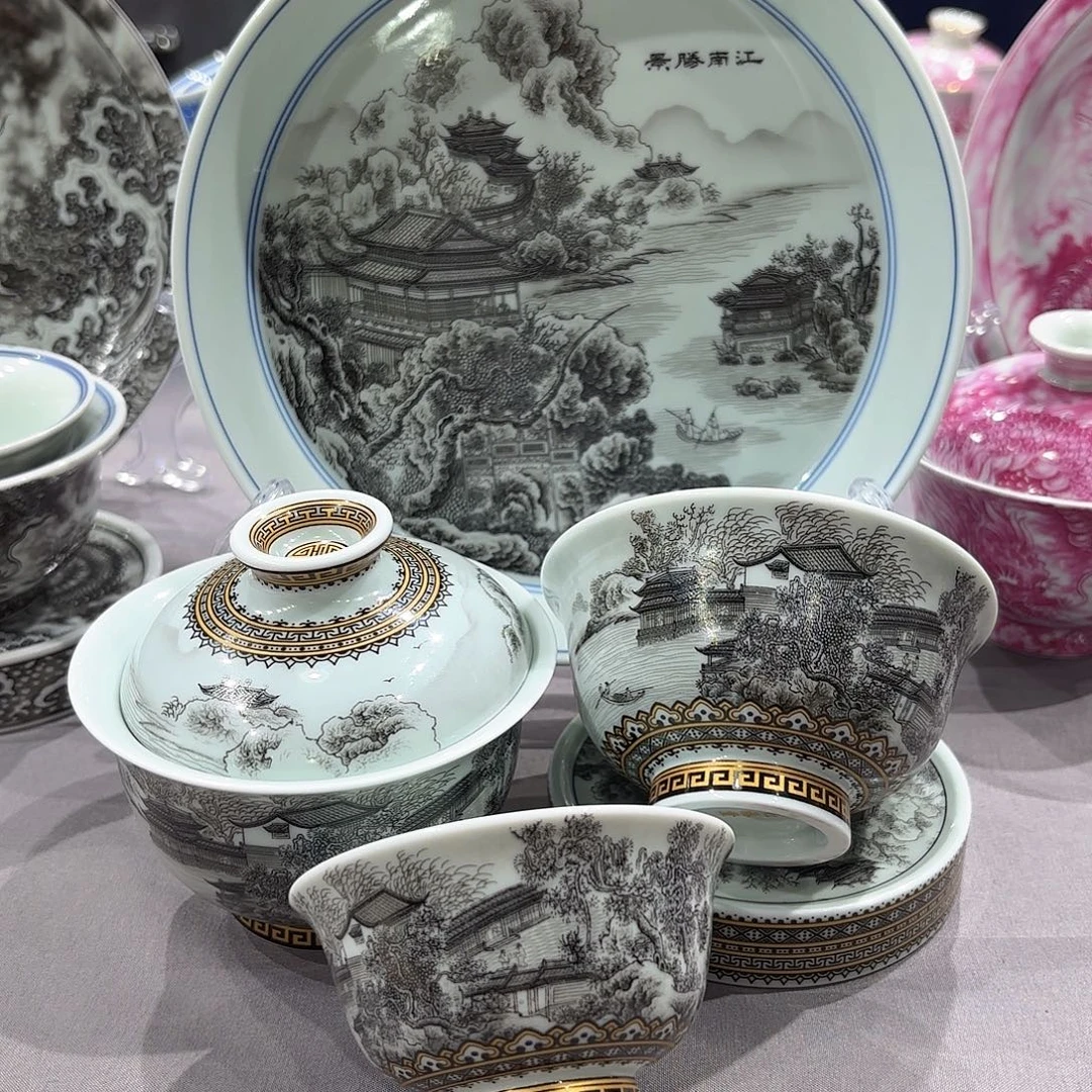 瓷片景德镇瓷器精品陈列