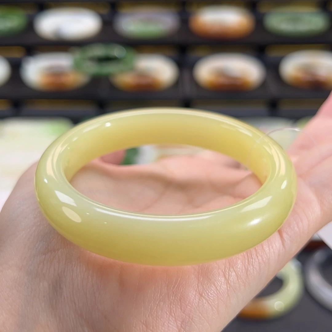 和田玉（黄玉）手镯未镶嵌凤梨黄