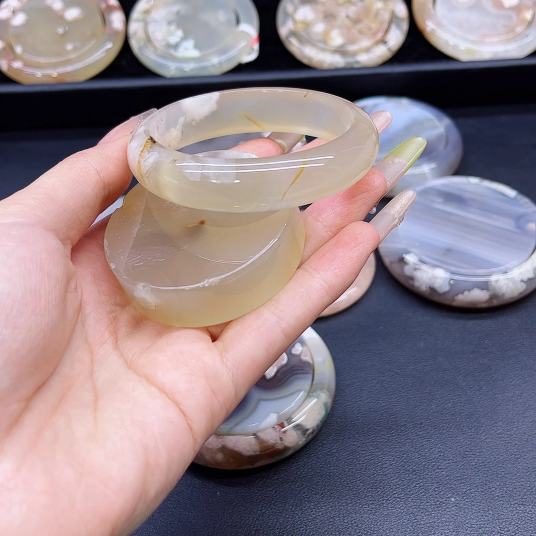 玛瑙/玉髓手镯未镶嵌55