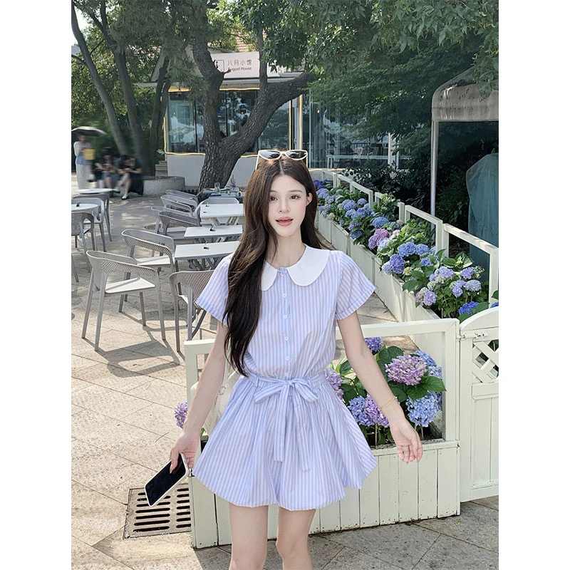蓝色条纹短袖连衣裙女2025夏季新款设计感显瘦气质娃娃领花苞裙子
