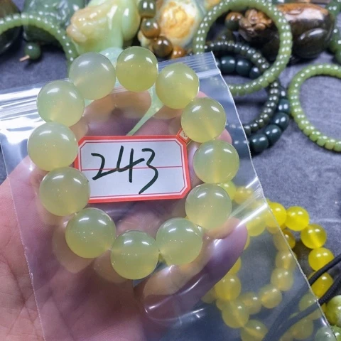 未镶嵌蛇纹石玉手链