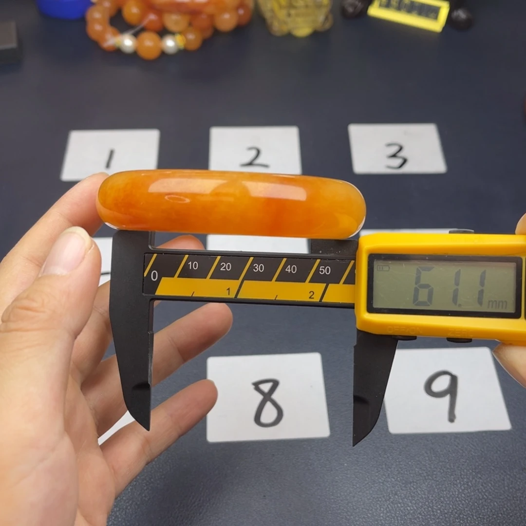 未镶嵌石英质玉（黄龙玉）手镯63号61.1圈