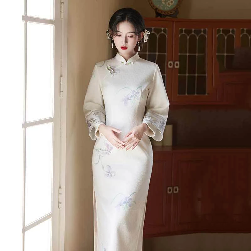 HA4956白色国风中式秋季长袖旗袍改良年轻款2025新款女复古修身收