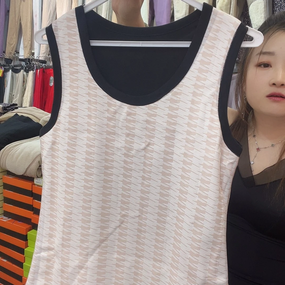 羊羔毛90-120斤女羊毛背心黑色