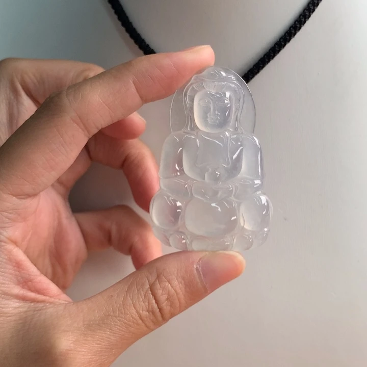 翡翠挂件未镶嵌….