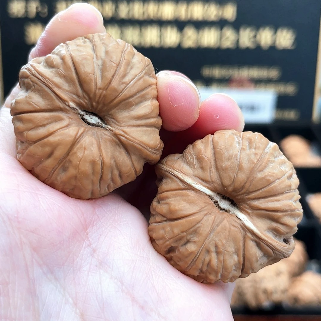 把件文玩核桃新年宠上天一口价38小尺凹底圆瓜红南瓜3806