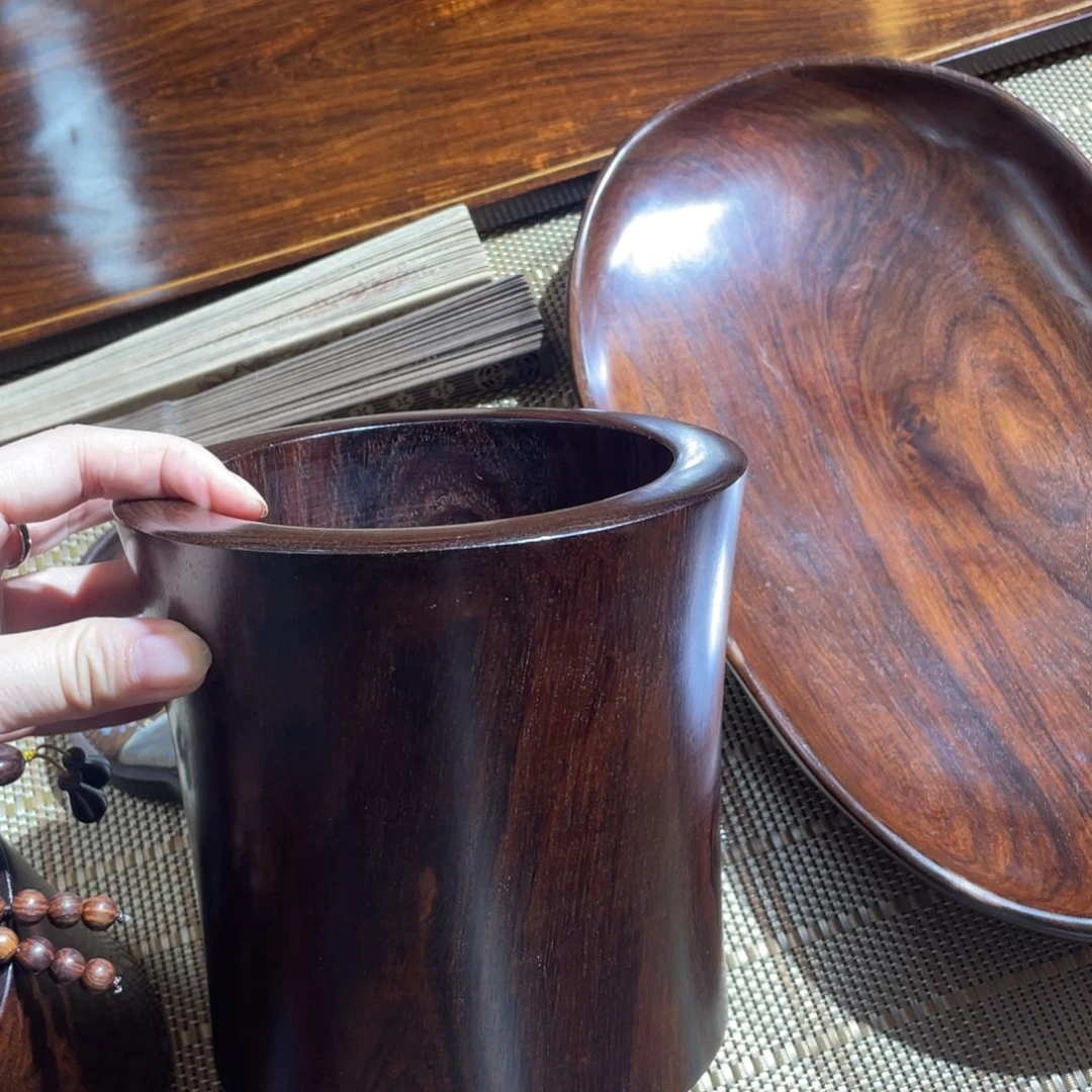 交趾黄檀（大红酸枝）大红酸枝笔筒