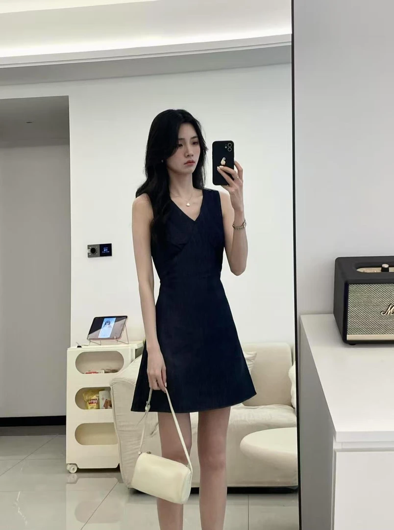 【蓝屿】藏蓝色V领吊带连衣裙女夏季背心裙韩系收腰无袖短裙子显瘦