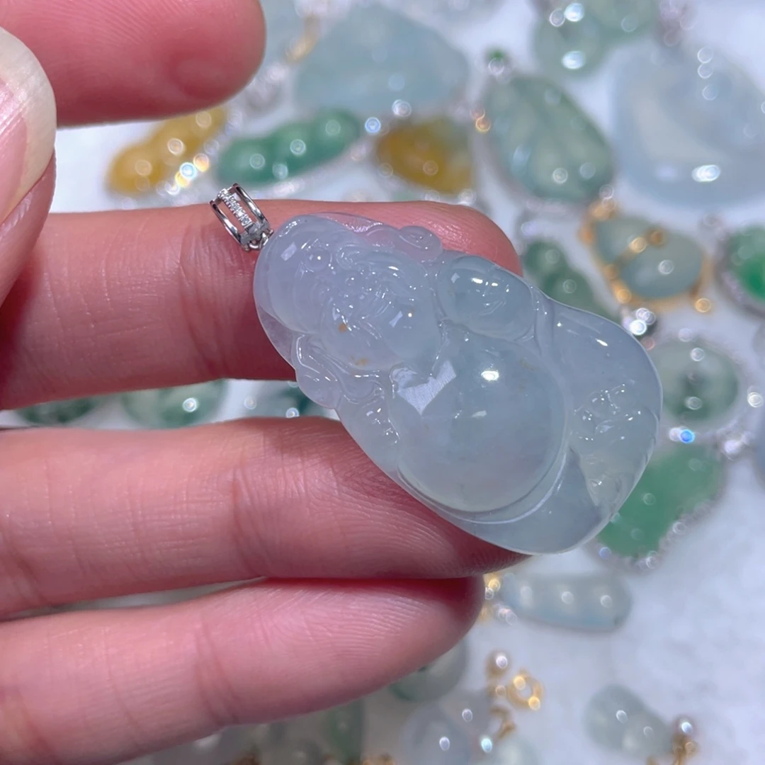 翡翠18K金镶嵌颈饰翡翠