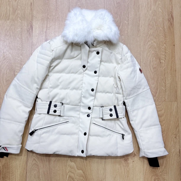 CW.MM 狐狸毛领收腰拉链款鹅绒羽绒服