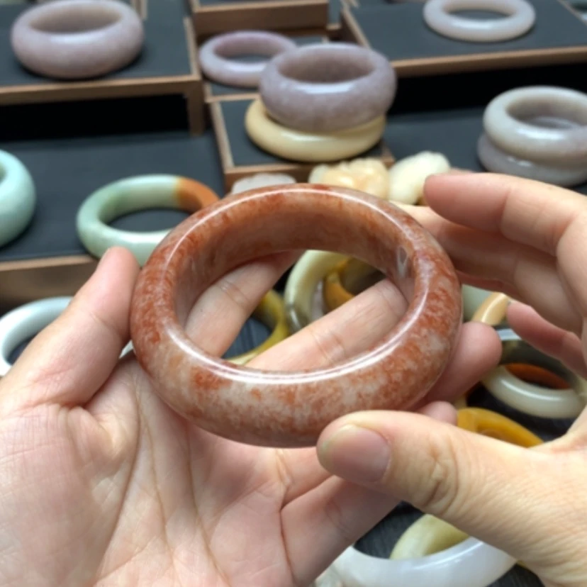 【闪购商品】石英质玉手镯未镶嵌5****e