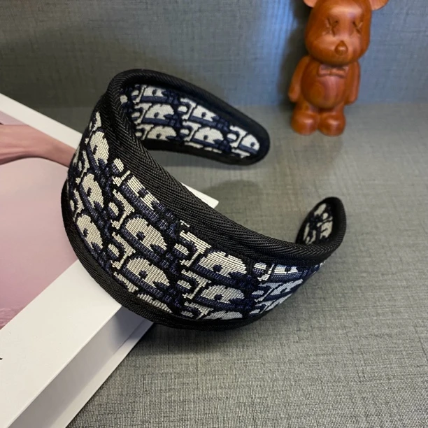 黑色7cm宽边字母发箍