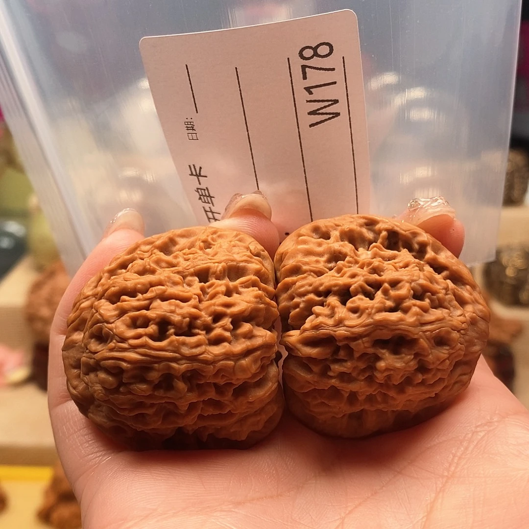 唤***剑文玩核桃吊坠精品课程的教学与研究工作者