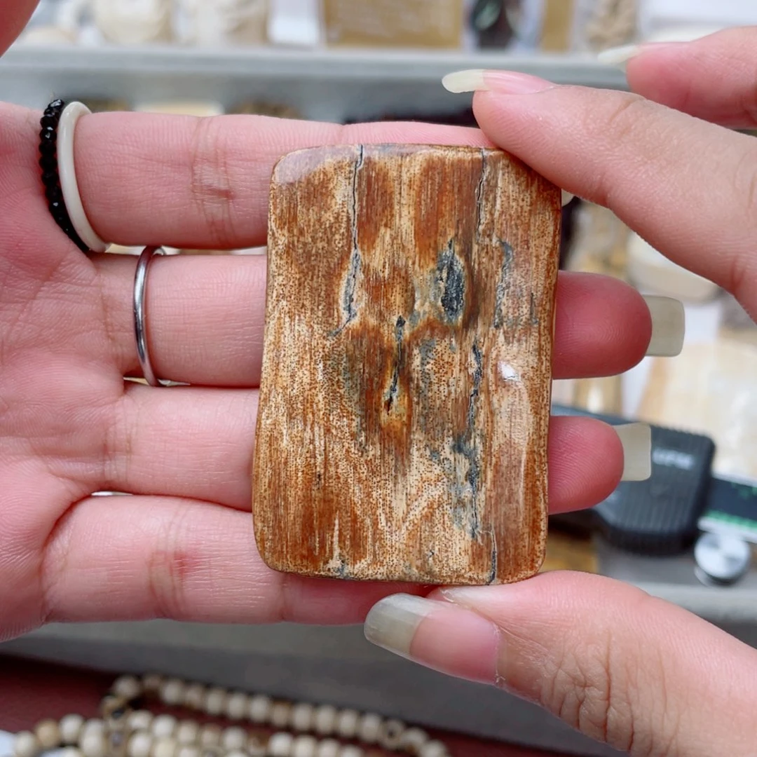 吊坠柏香籽/百香籽猛犸牙咖色无事牌吊坠