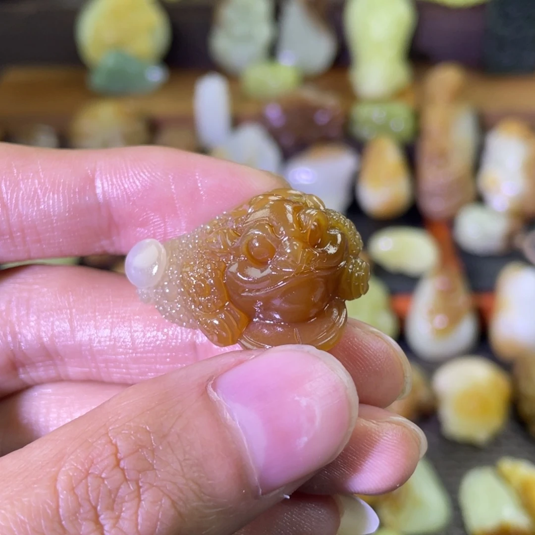 颈饰未镶嵌和田玉且末金山糖白金蟾