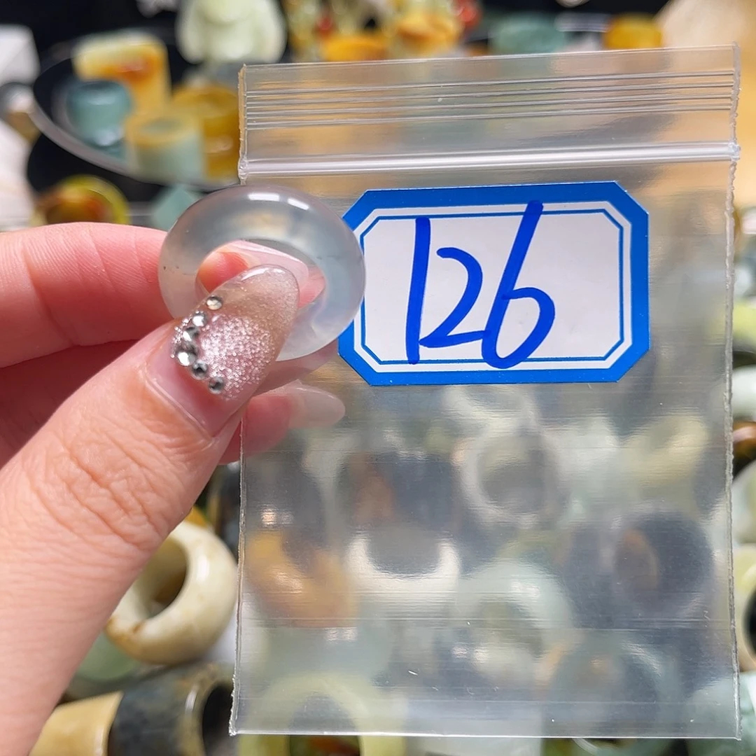 如***梅蛇纹石玉未镶嵌珠宝奇石