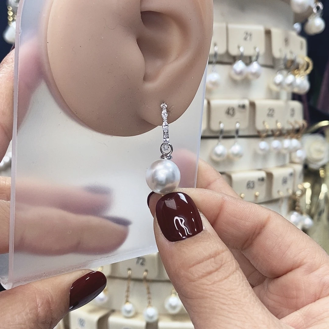 淡水珍珠银S925镶嵌耳饰