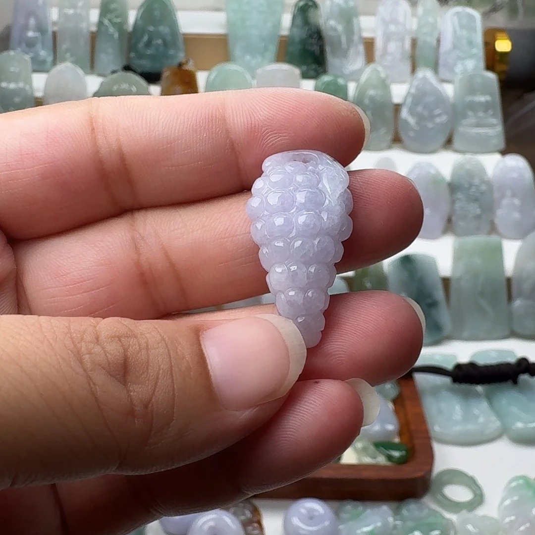 翡翠未镶嵌颈饰47