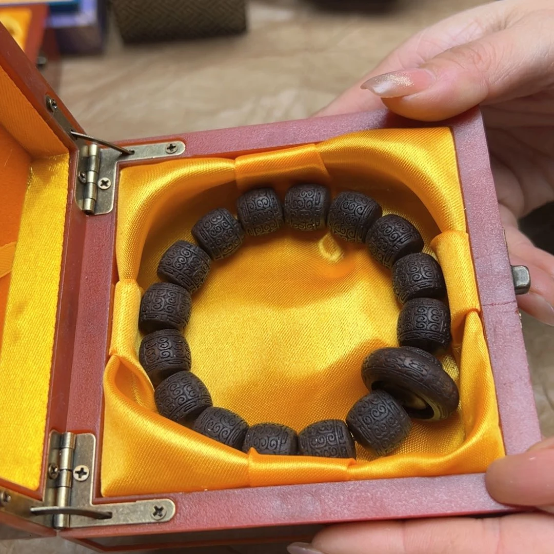 大叶紫檀（黑酸枝木类）