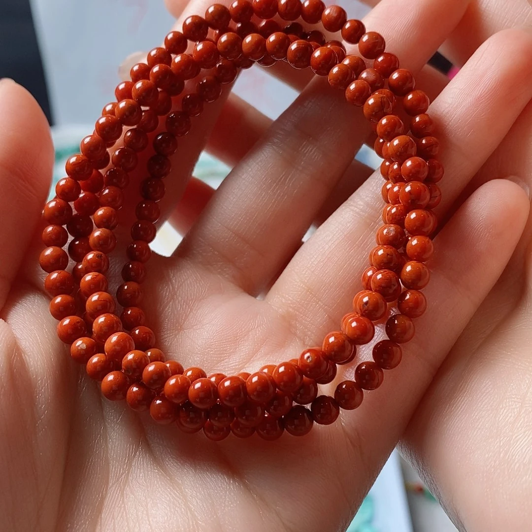 南红玛瑙颈饰未镶嵌还***。