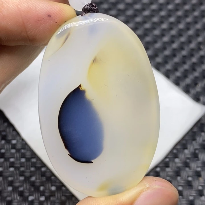 玛瑙/玉髓颈饰未镶嵌Z****士