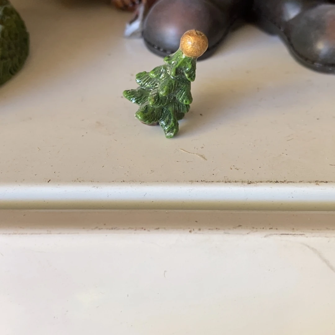 大***行树脂默认微瑕 树脂摆件