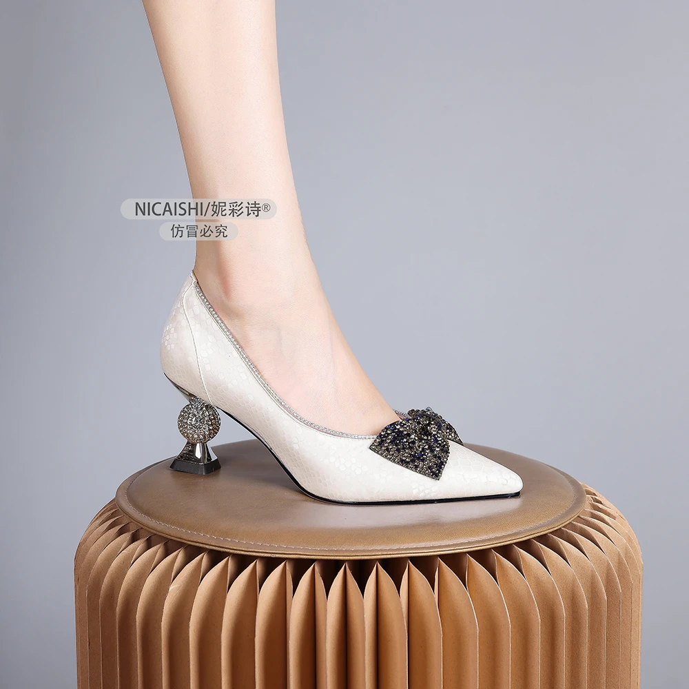 2025年春季新款高跟气质单鞋粗跟名媛小众温柔米白色百搭1334M