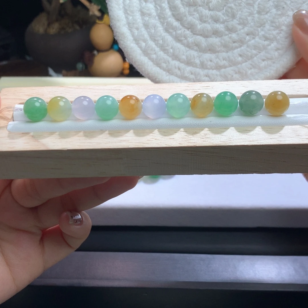 未镶嵌手串翡翠卡10多姿多彩