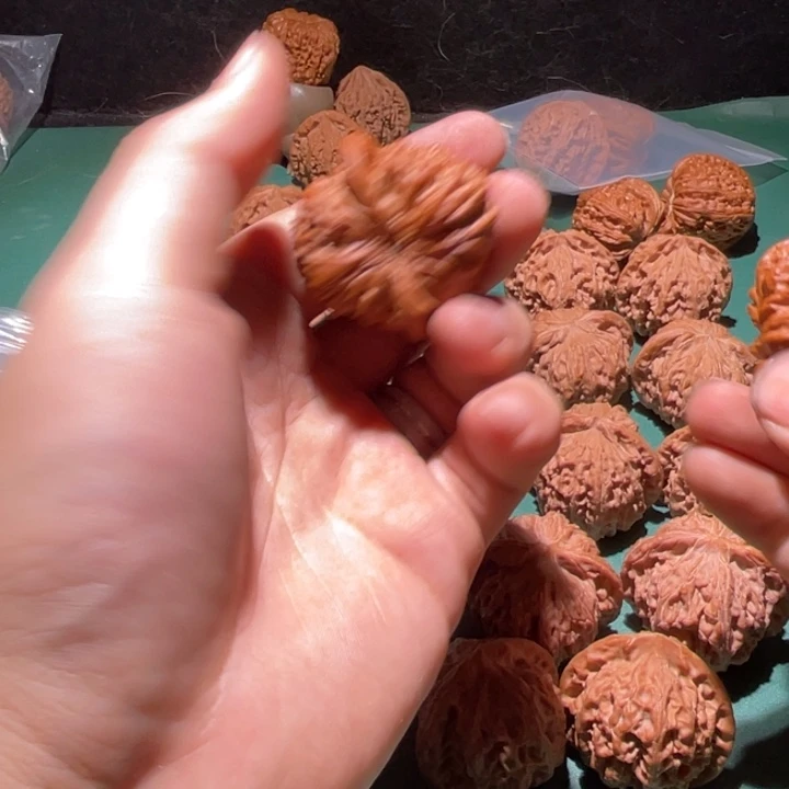 羽***虞文玩核桃吊坠40全品角白