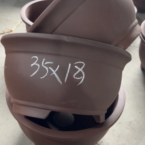 100-3。         35-18