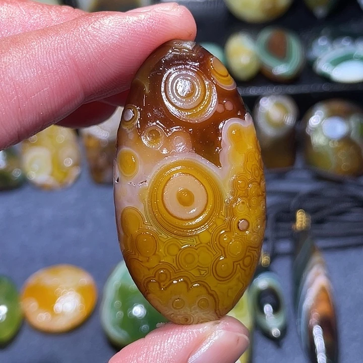 未镶嵌玛瑙/玉髓珠宝奇石