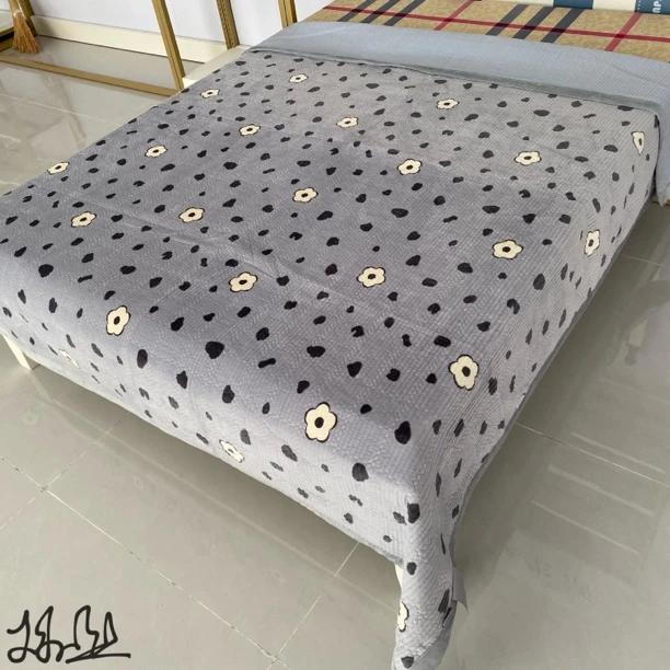 牛奶绒保暖双层厚款卡通动漫防滑奶绒床盖亲肤床单