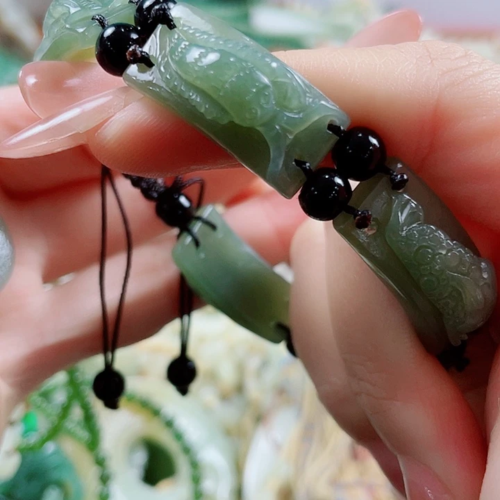 未镶嵌和田玉挂件