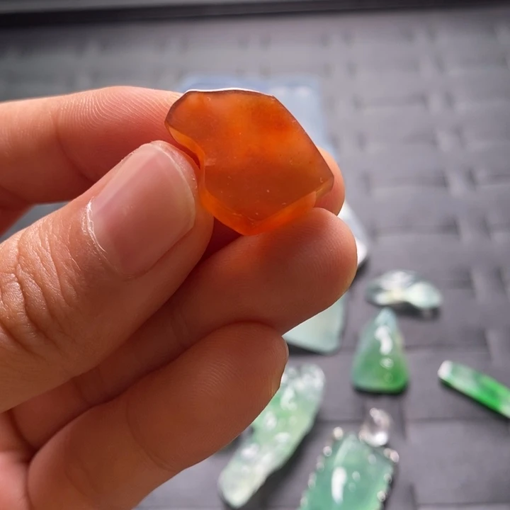 定制翡翠未镶嵌红翡