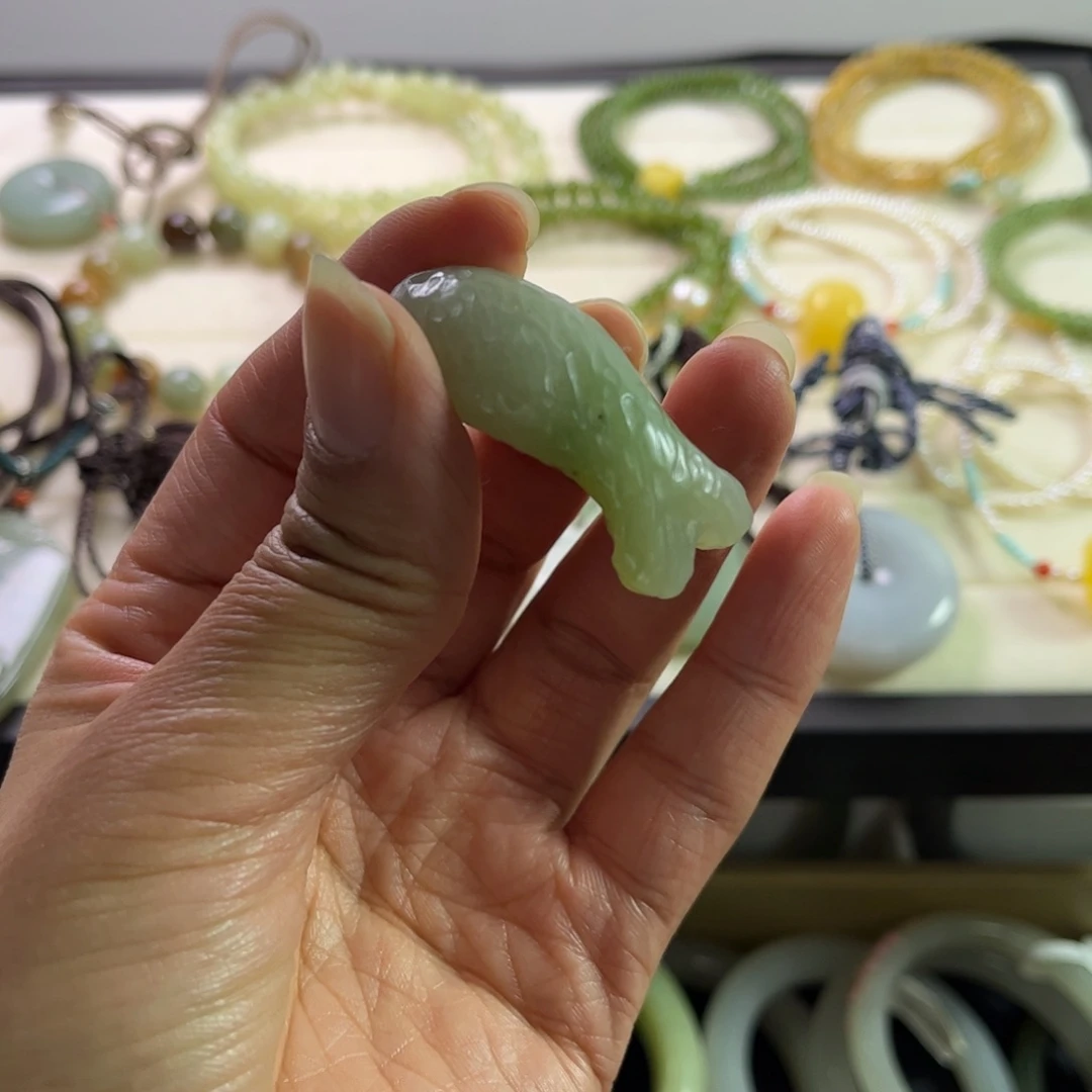 和田玉吊坠未镶嵌