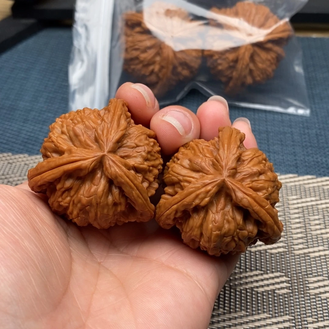 吊坠文玩核桃三棱