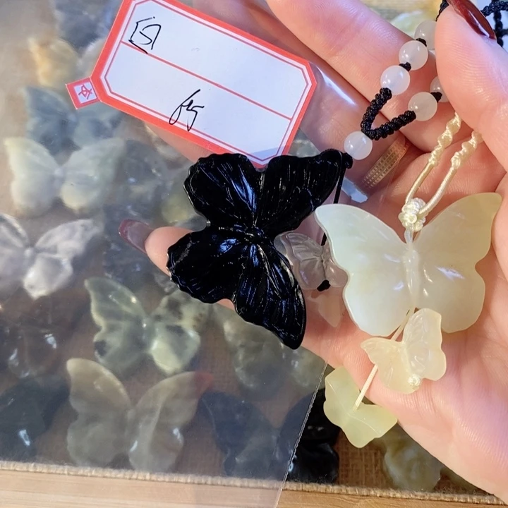 未镶嵌蛇纹石玉颈饰白*地