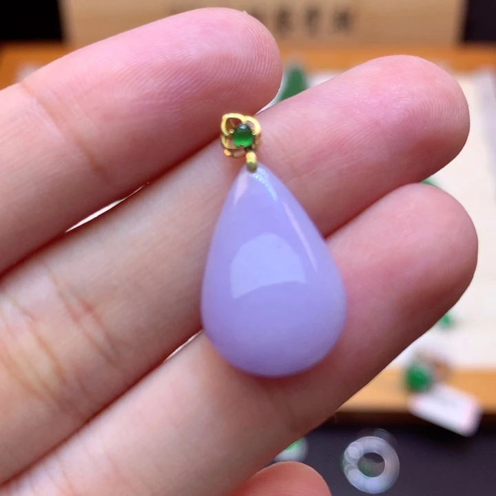 翡翠18K金镶嵌颈饰翡翠